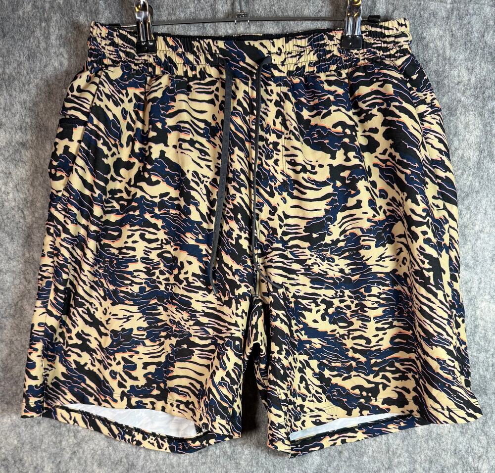 Lululemon Pool Shorts 7" Mens Small Lined Blue Cream Tiger Stripe RARE W7AYUS - Picture 1 of 9